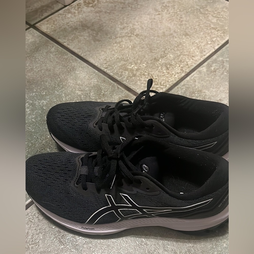 ASICS sneakers - Picture 3 of 3